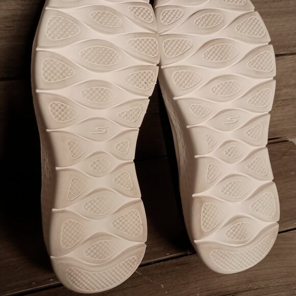 Sketchers Go Walk Women Slip On Sneakers Size 7.5 Black Multi Colored - Picture 16 of 16